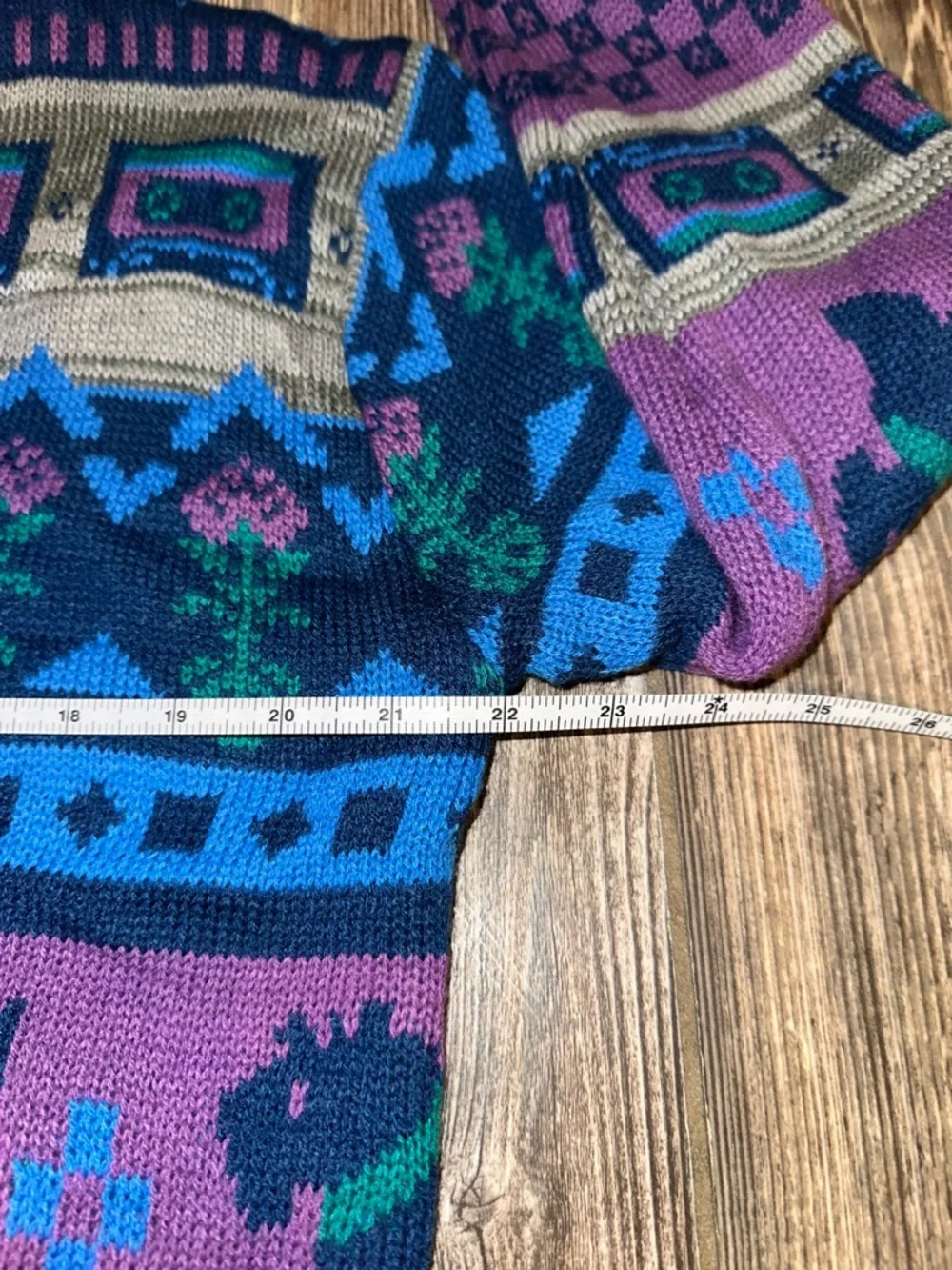 New Stranger Things Collaboration Multicolor Dog-Pattern V-Neck Cardigan Size S - Picture 7 of 8